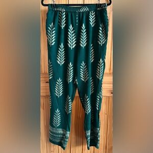 Emerald Leaf Pattern Women's Joggers
